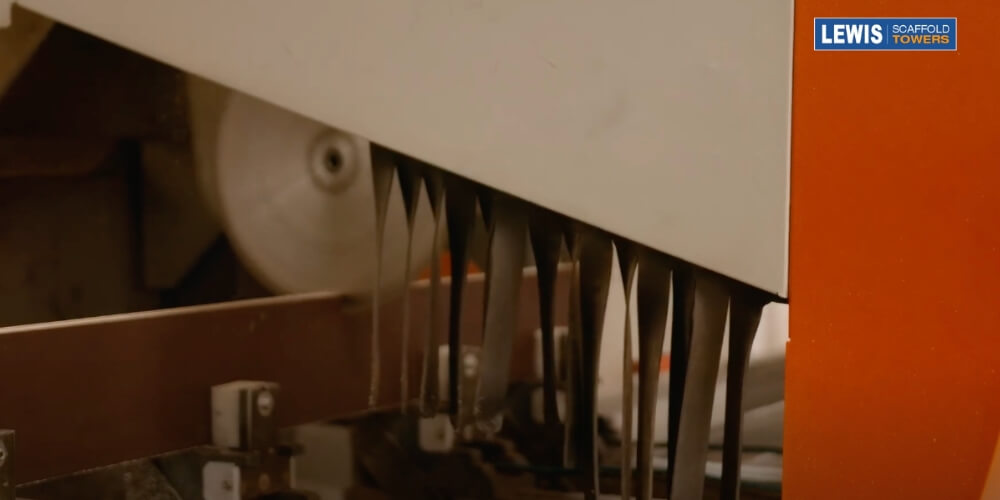 blade cutting vertical marker 3